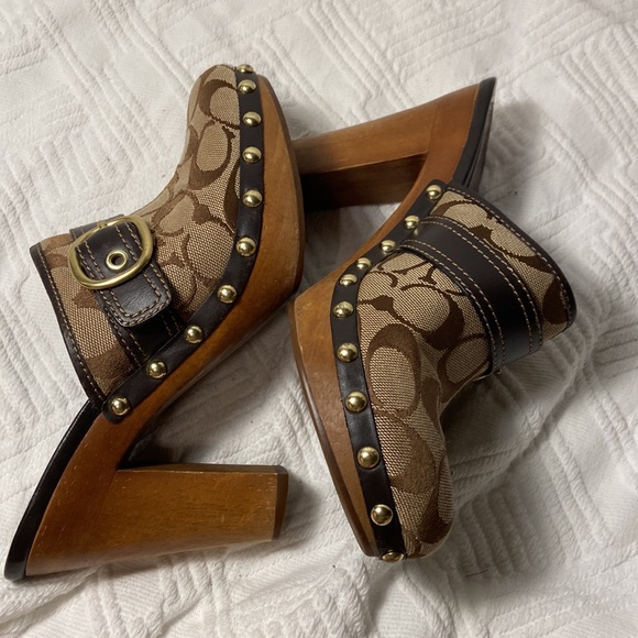 Coach Willow Signature Monogram Mule Clogs - Picture 5 of 11